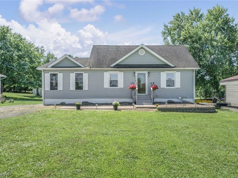 2342 Salt Springs Road, Mc Donald, OH 44437 Photo 1