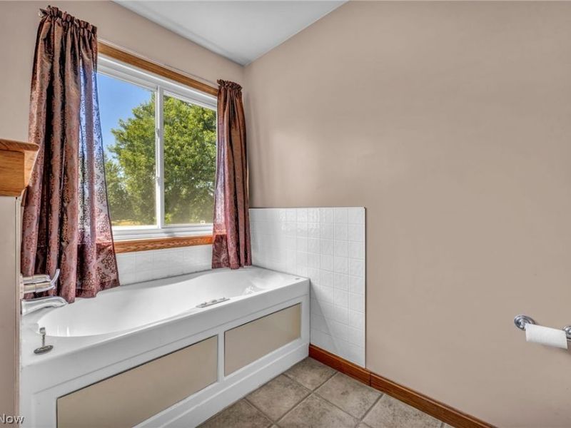 2342 Salt Springs Road, Mc Donald, OH 44437 Photo 15