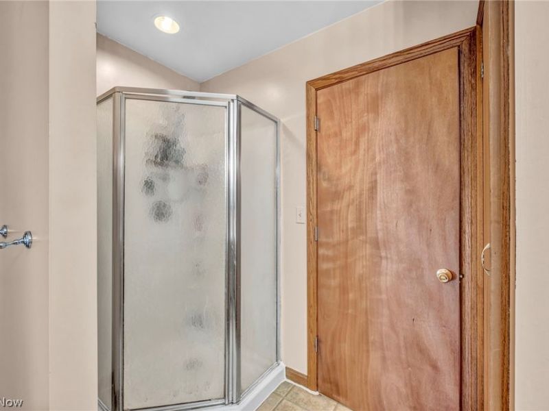 2342 Salt Springs Road, Mc Donald, OH 44437 Photo 19