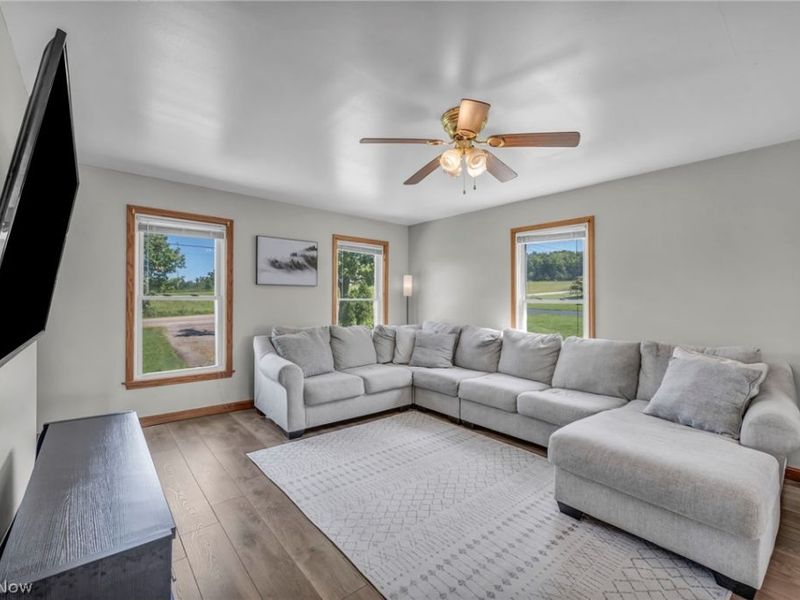 2342 Salt Springs Road, Mc Donald, OH 44437 Photo 8