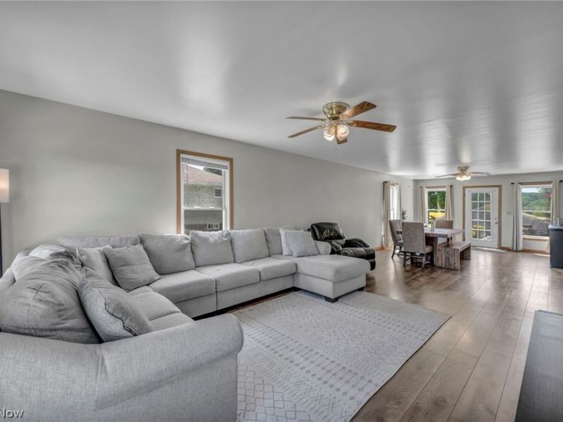 2342 Salt Springs Road, Mc Donald, OH 44437 Photo 9