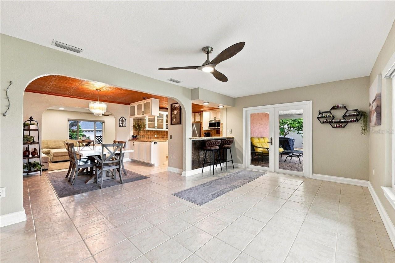 8805 Kenwood Road, Seminole, FL 33777 Photo