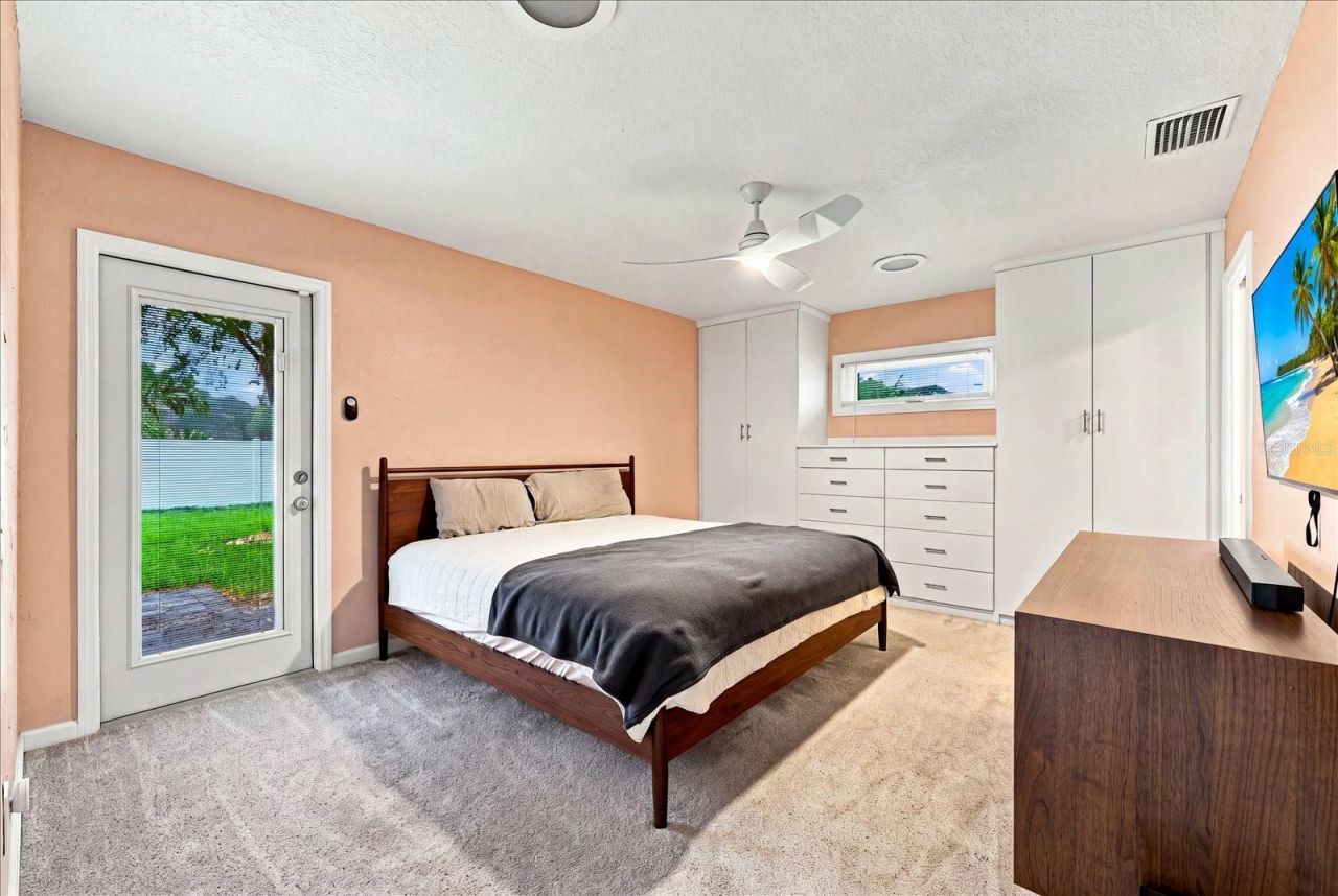 8805 Kenwood Road, Seminole, FL 33777 Photo