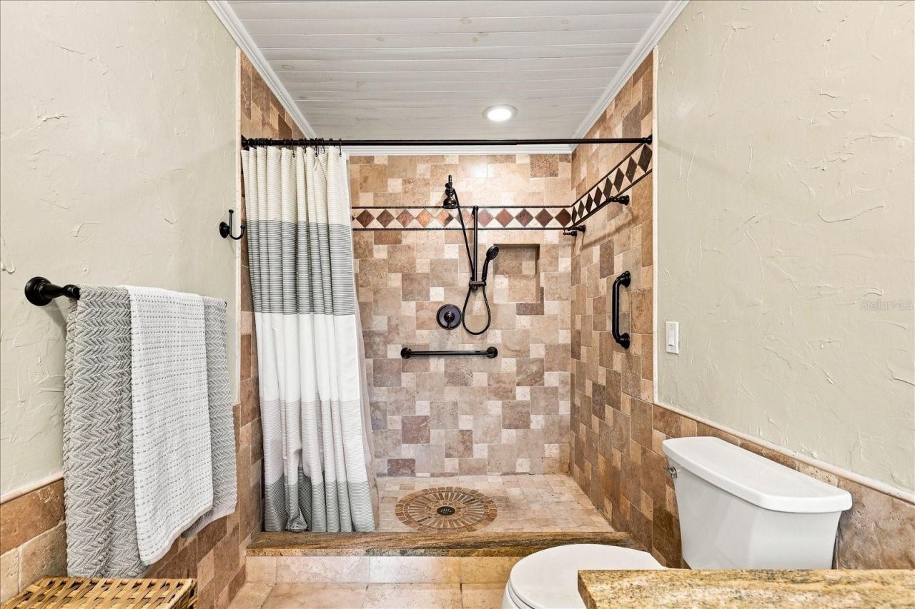 8805 Kenwood Road, Seminole, FL 33777 Photo