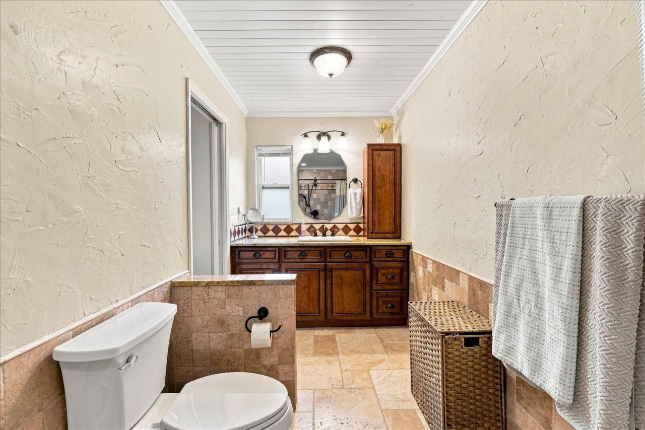 8805 Kenwood Road, Seminole, FL 33777 Photo