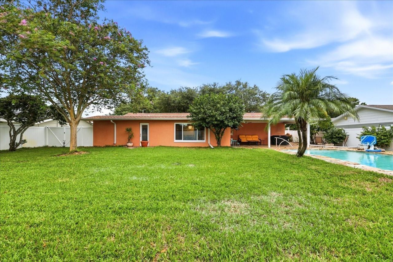 8805 Kenwood Road, Seminole, FL 33777 Photo