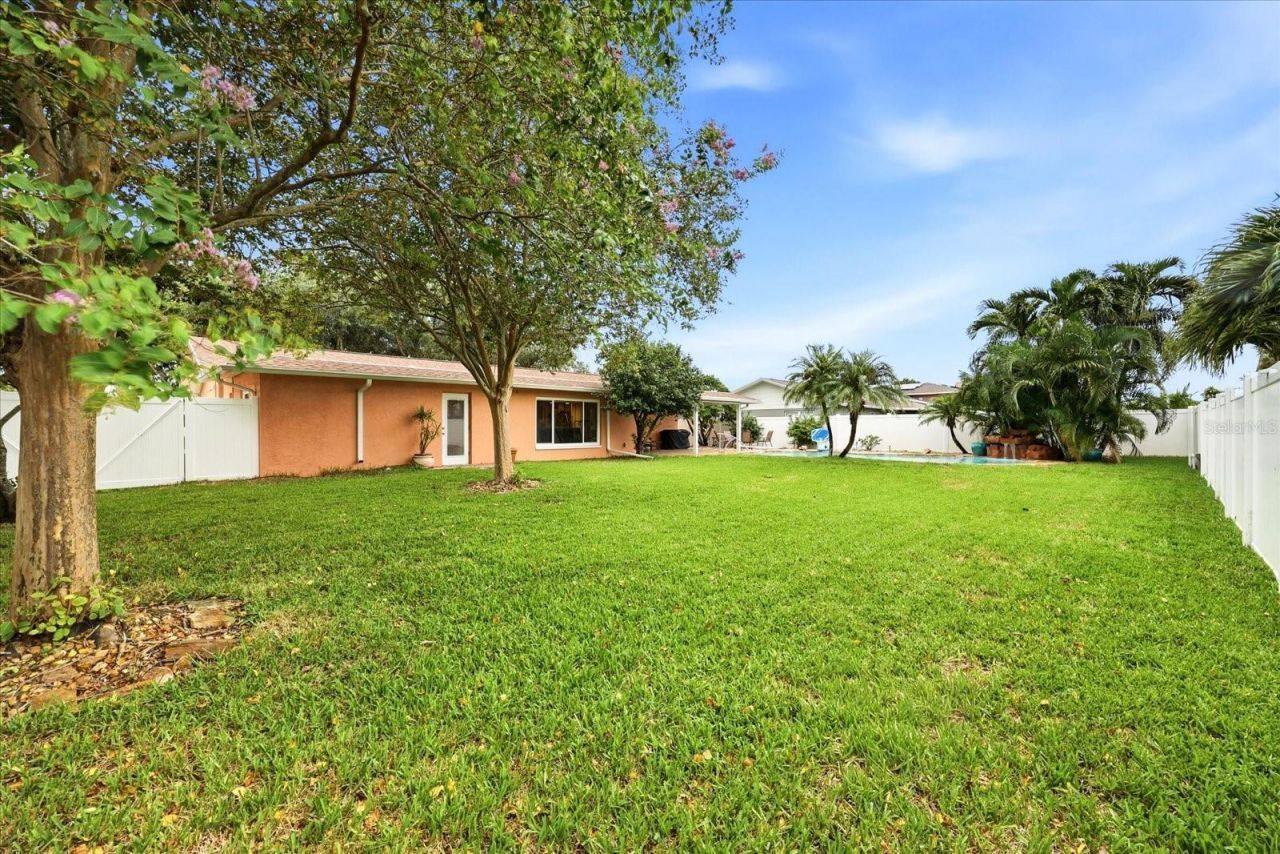 8805 Kenwood Road, Seminole, FL 33777 Photo