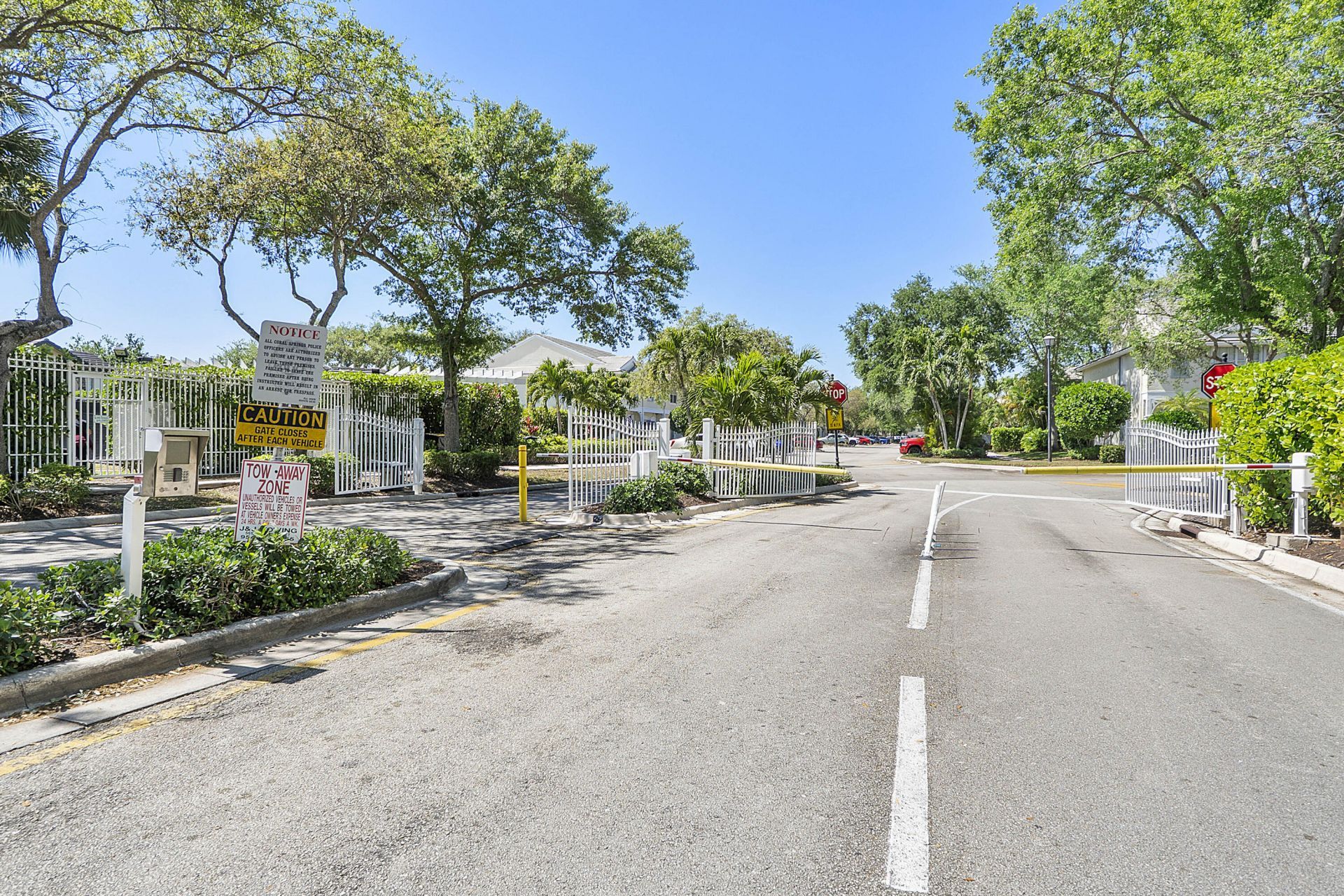 9850 NW 57th Manor, Coral Springs, FL 33076 Photo