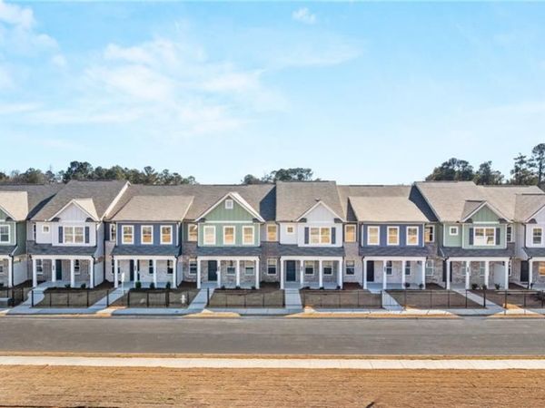 3283 Lake Carlton Road , Loganville, GA 30052