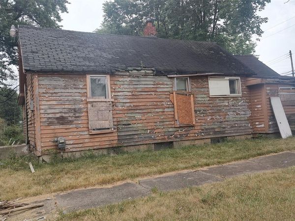 2401 Kansas Avenue , Flint, Mi 48506