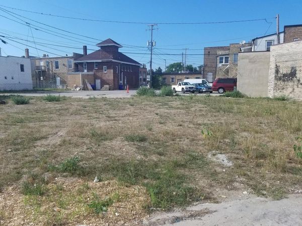 2208 Roosevelt Rd, Kenosha, WI 53143