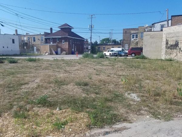 2208 ROOSEVELT ROAD, Kenosha, WI 53143