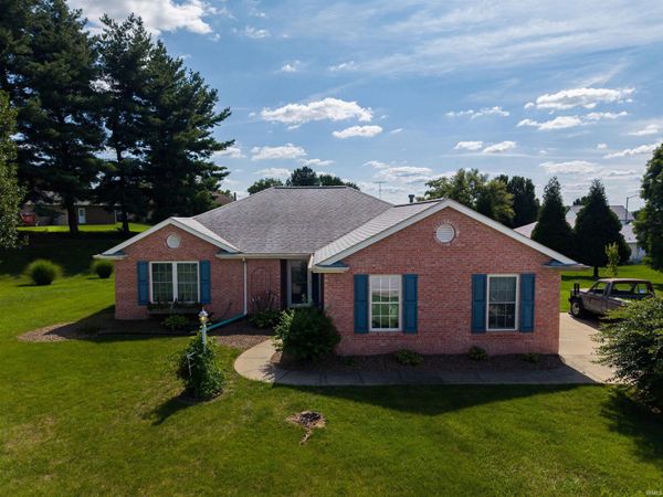 1906 N Windsor Court, Huntingburg, IN 47542
