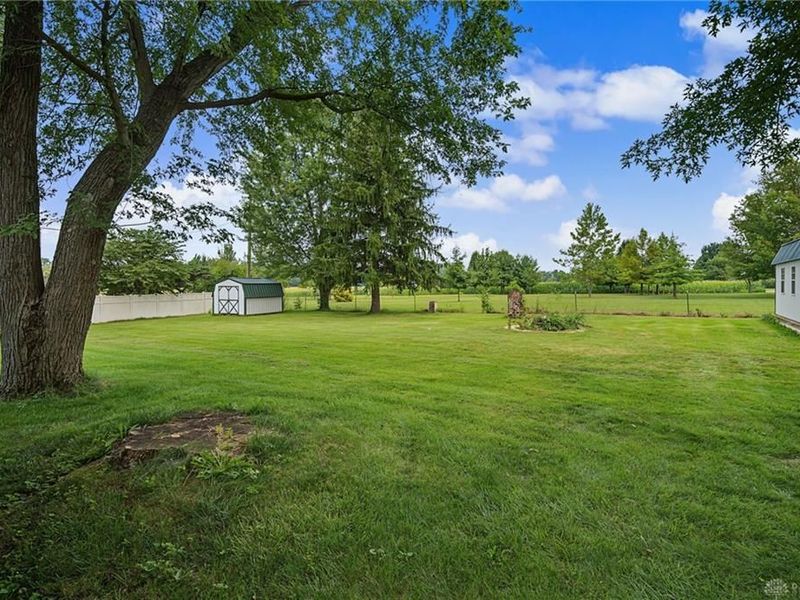 2305 Ross Road, Bethel Township, OH 45371 Photo 29