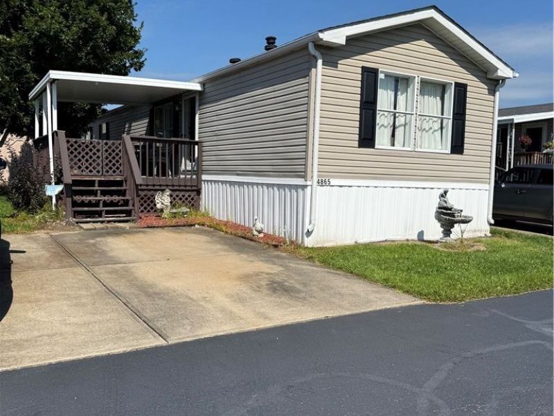 4865 Snowdriff Lane, Zanesville, OH 43701 Photo 2