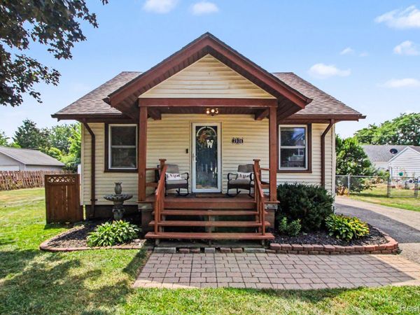 2036 Cecil Drive, Troy, Mi 48083