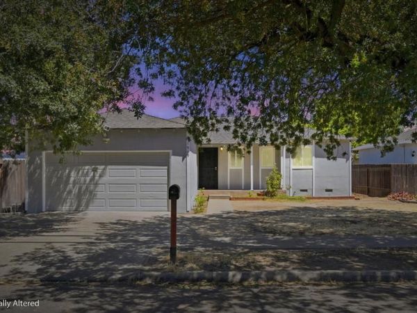 1909 Evergreen Avenue , Modesto, CA 95350