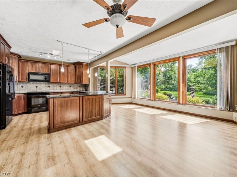 10182 Mulberry Road, Chardon, OH 44024 Photo 5