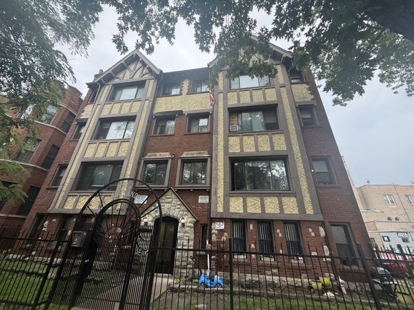 6912 N Ashland Boulevard , Unit 103, Chicago, IL 60626
