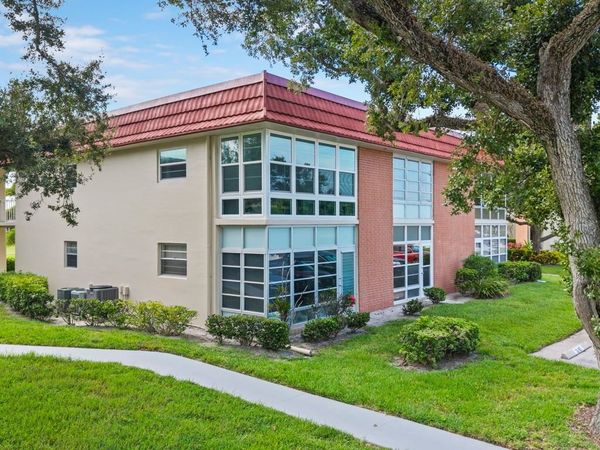 32 Pine Arbor Lane, Unit 205, Vero Beach, FL 32962