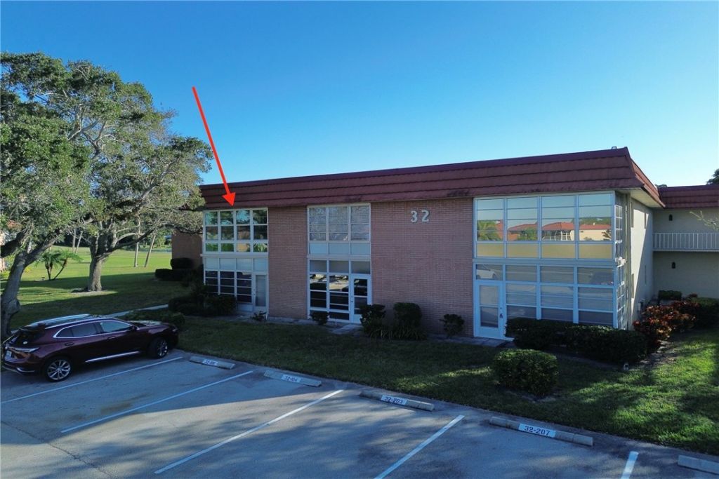 32 Pine Arbor Lane, Unit 205, Vero Beach, FL 32962 Photo