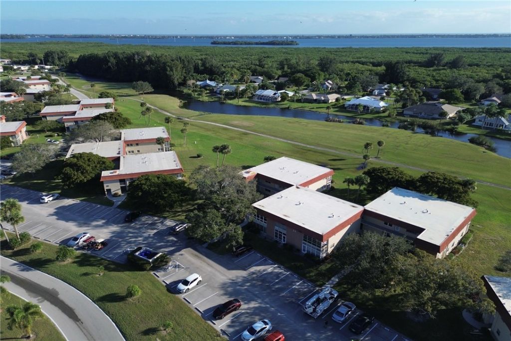 32 Pine Arbor Lane, Unit 205, Vero Beach, FL 32962 Photo