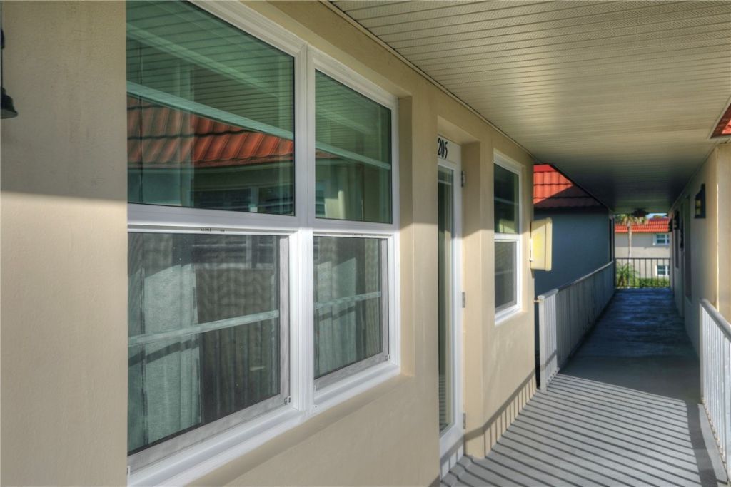 32 Pine Arbor Lane, Unit 205, Vero Beach, FL 32962 Photo