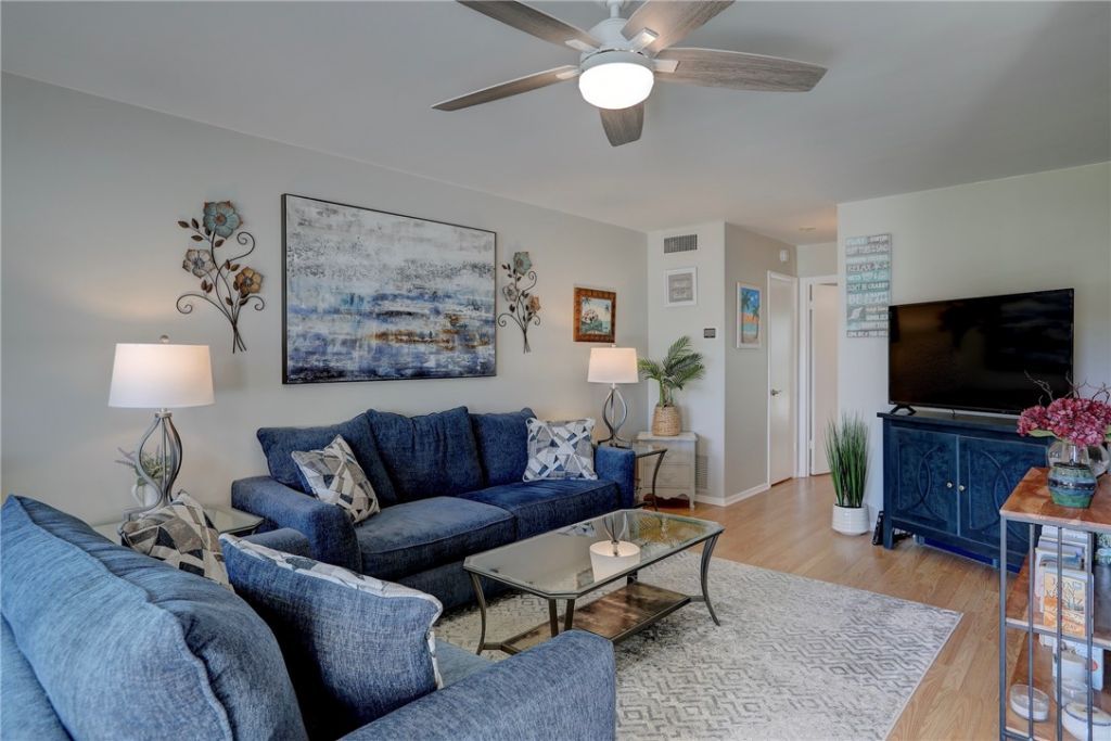 32 Pine Arbor Lane, Unit 205, Vero Beach, FL 32962 Photo