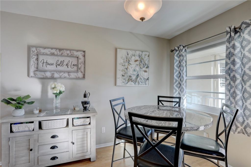 32 Pine Arbor Lane, Unit 205, Vero Beach, FL 32962 Photo