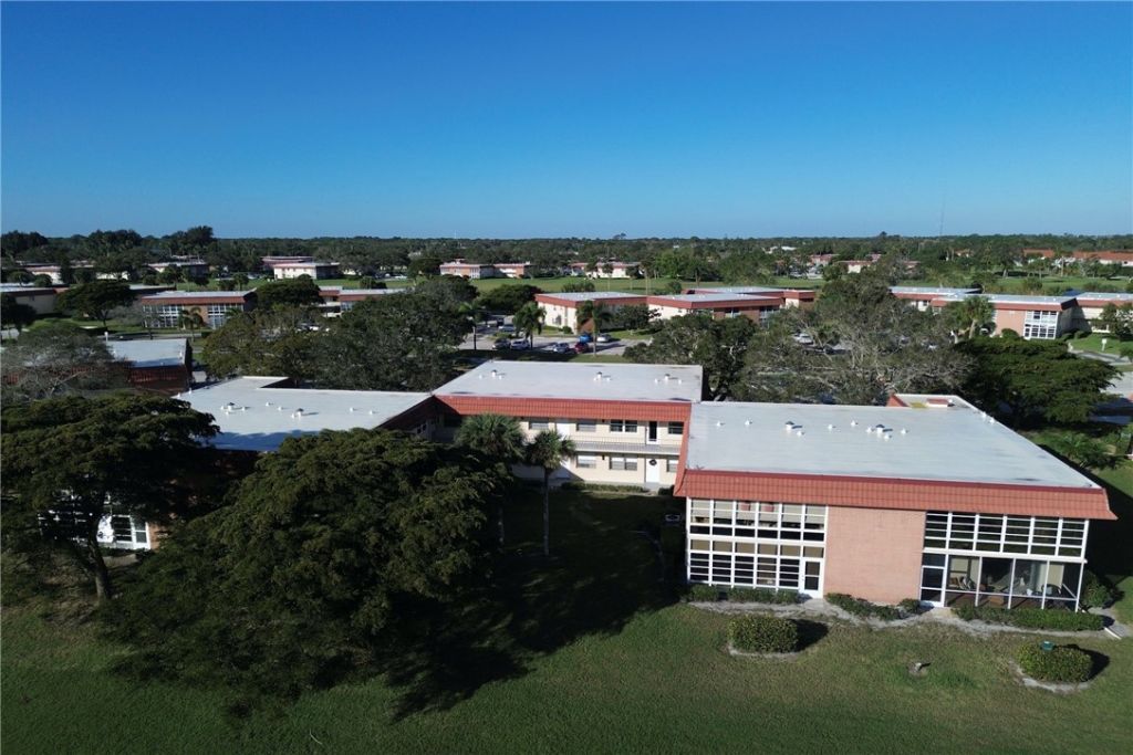 32 Pine Arbor Lane, Unit 205, Vero Beach, FL 32962 Photo
