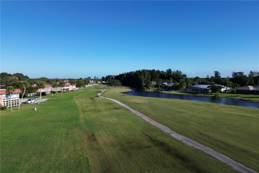 32 Pine Arbor Lane, Unit 205, Vero Beach, FL 32962 Photo