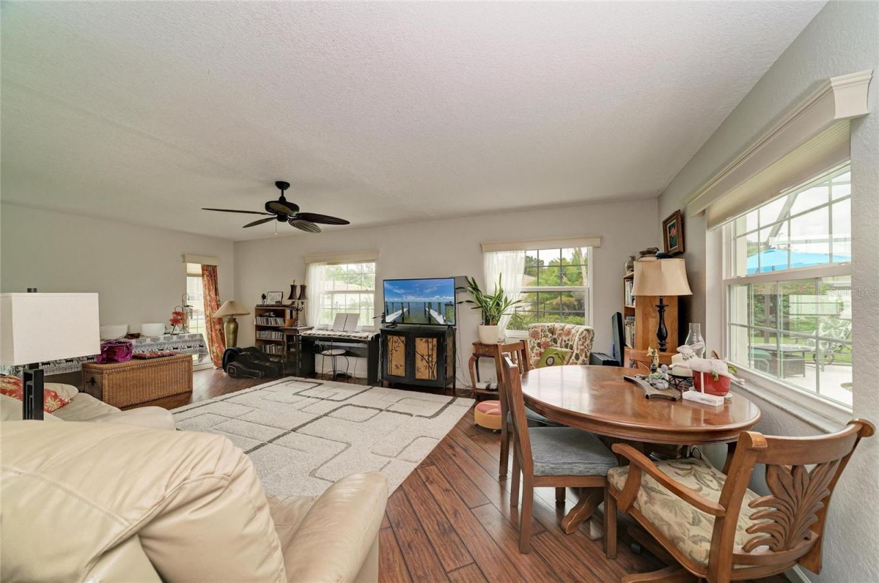 4723 Palm Aire Circle, Sarasota, FL 34243 Photo