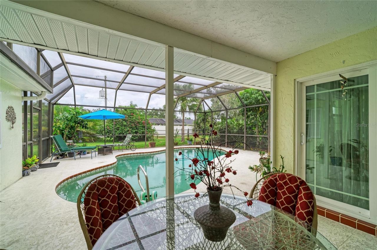 4723 Palm Aire Circle, Sarasota, FL 34243 Photo