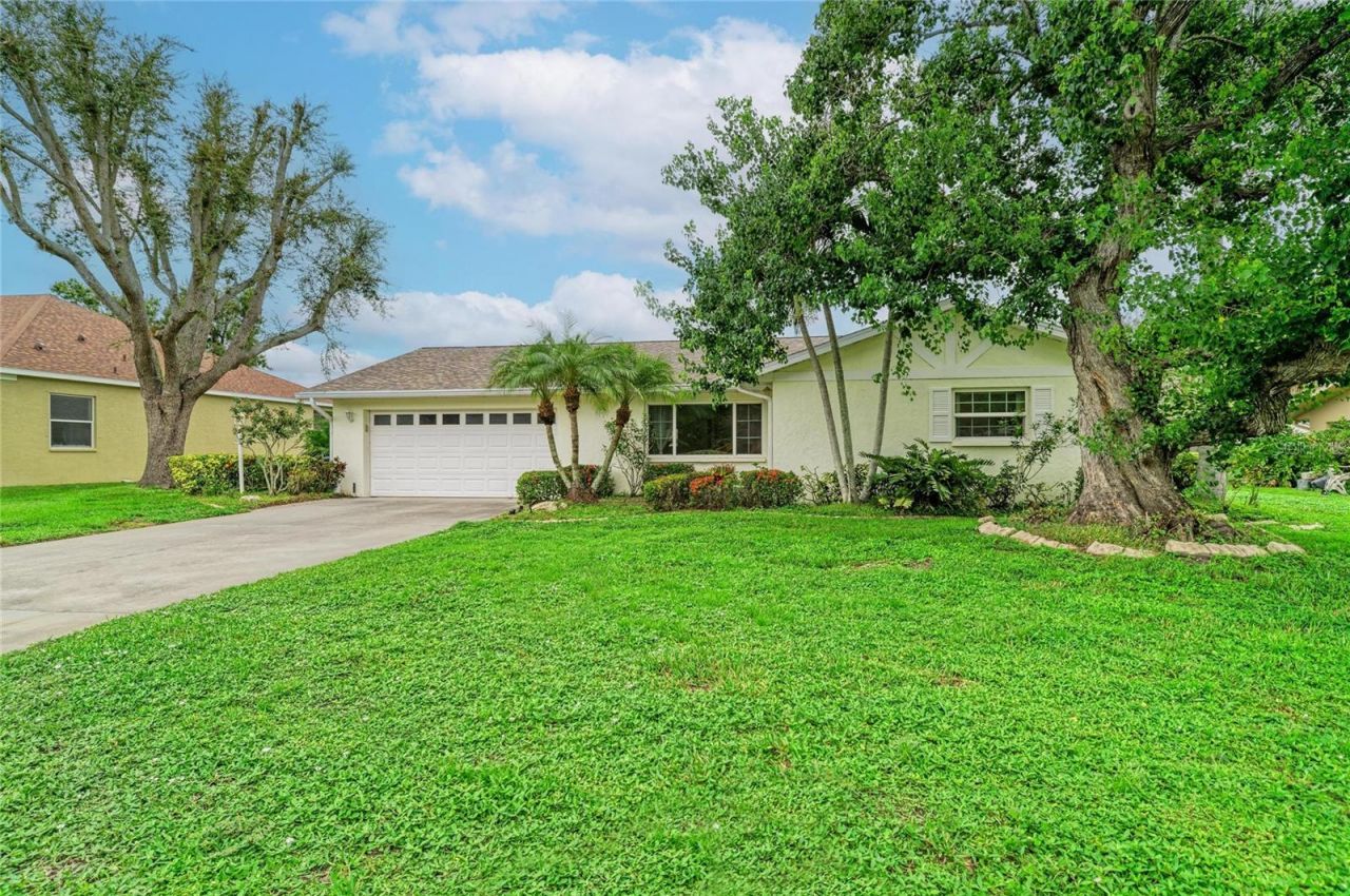 4723 Palm Aire Circle, Sarasota, FL 34243 Photo