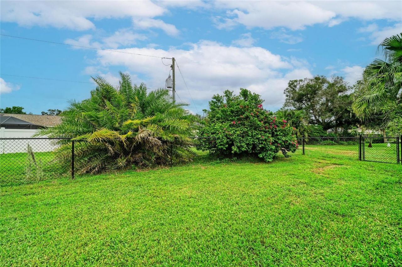4723 Palm Aire Circle, Sarasota, FL 34243 Photo