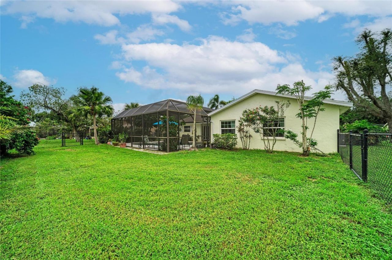4723 Palm Aire Circle, Sarasota, FL 34243 Photo