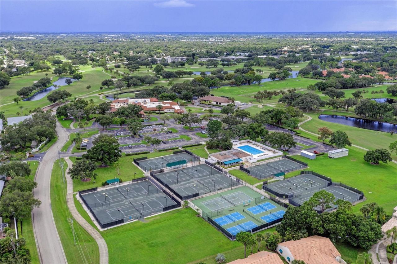 4723 Palm Aire Circle, Sarasota, FL 34243 Photo