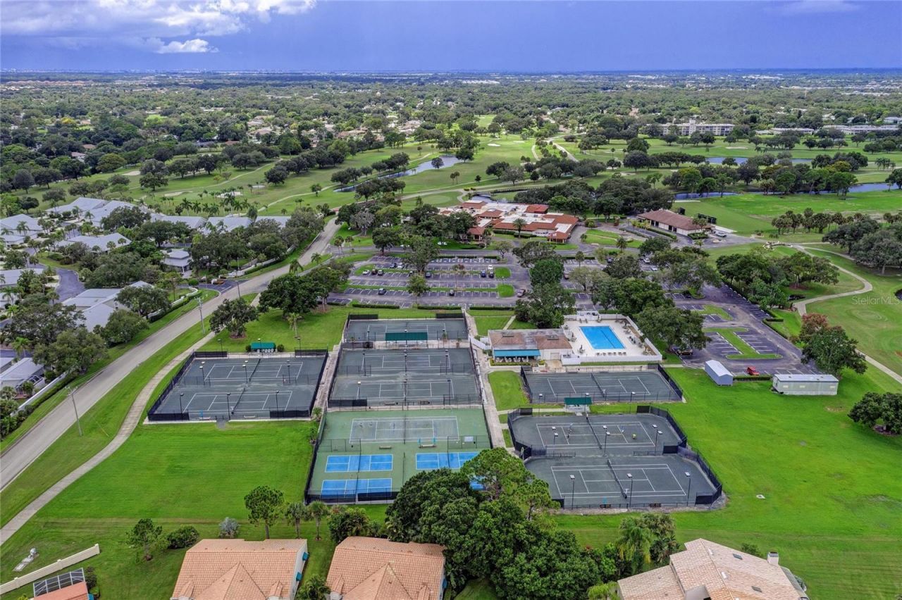 4723 Palm Aire Circle, Sarasota, FL 34243 Photo