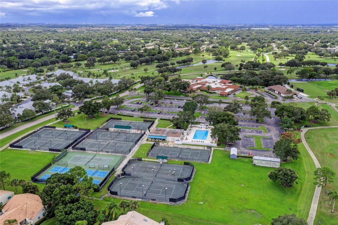 4723 Palm Aire Circle, Sarasota, FL 34243 Photo
