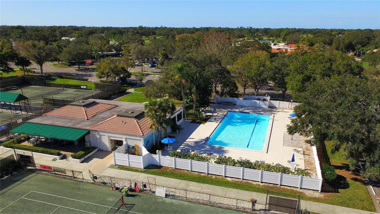 4723 Palm Aire Circle, Sarasota, FL 34243 Photo