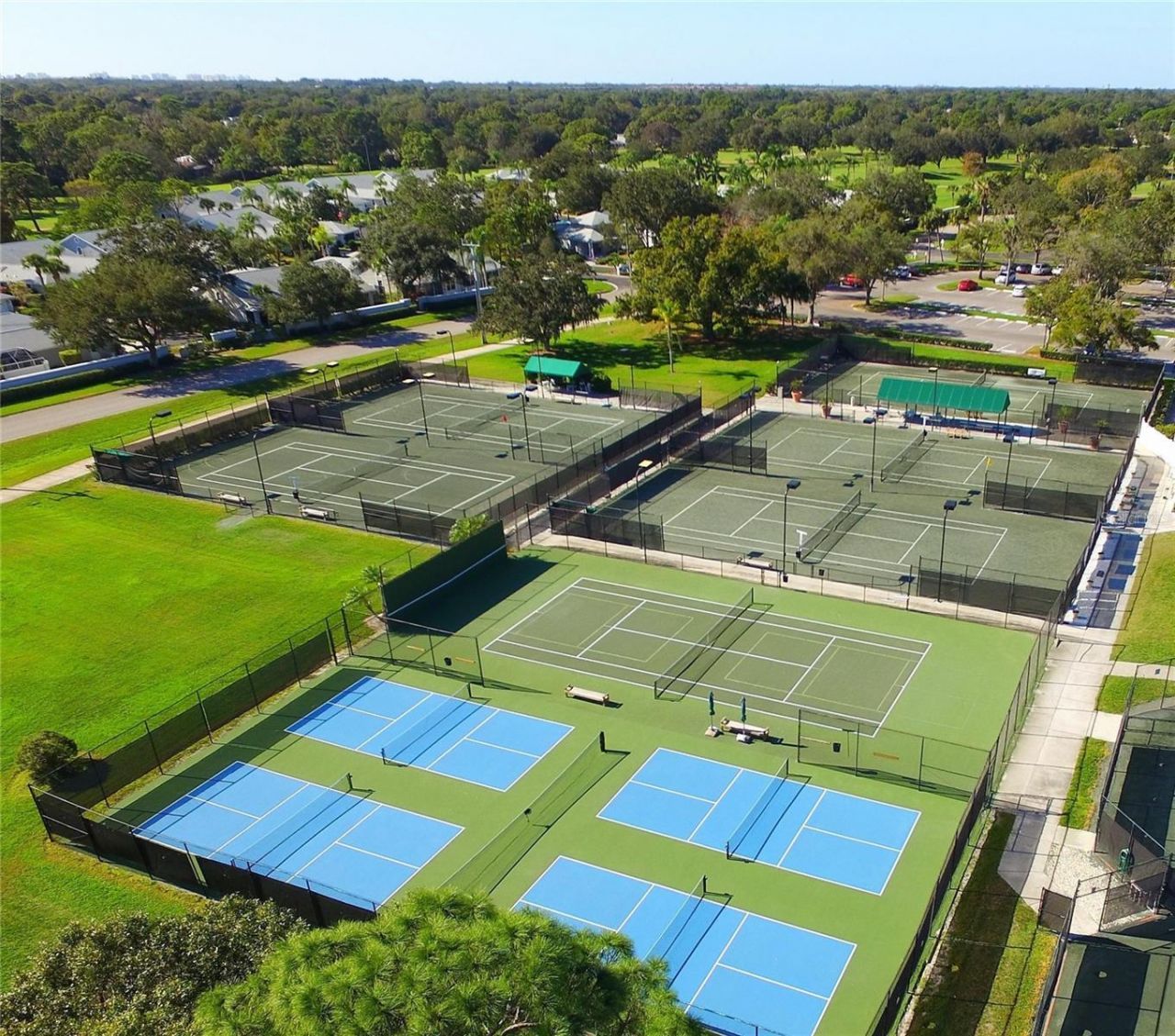 4723 Palm Aire Circle, Sarasota, FL 34243 Photo