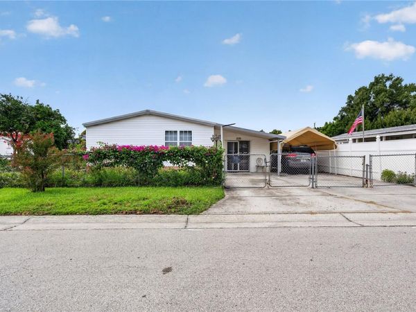 2558 MCINTOSH DRIVE , LAKELAND, FL 33815