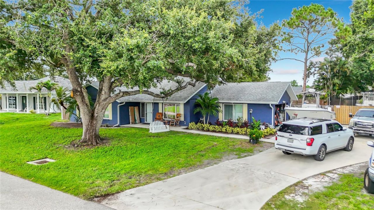 1953 Rolling Green Circle, Sarasota, FL 34240 Photo