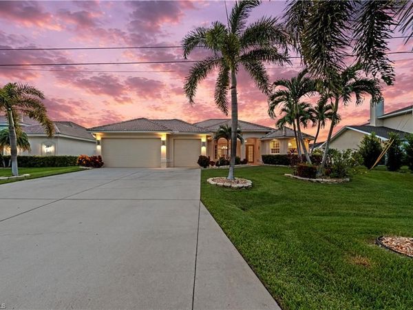 2506 Retunda PKWY W, CAPE CORAL, FL 33904
