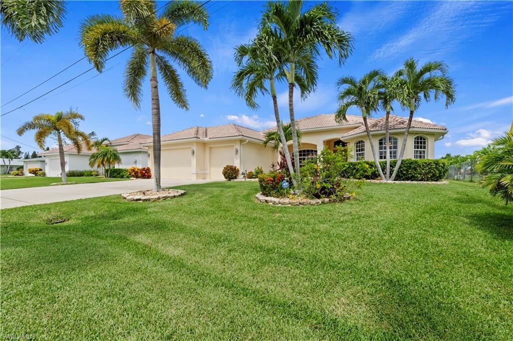 2506 Retunda Pkwy W, Cape Coral, FL 33904 Photo