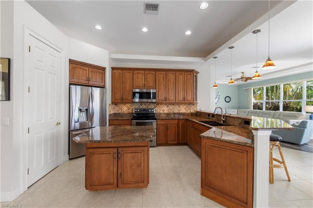 2506 Retunda Pkwy W, Cape Coral, FL 33904 Photo