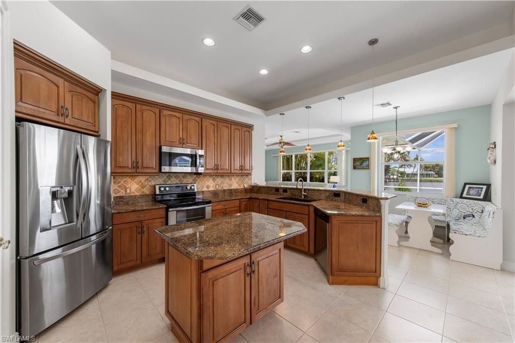 2506 Retunda Pkwy W, Cape Coral, FL 33904 Photo