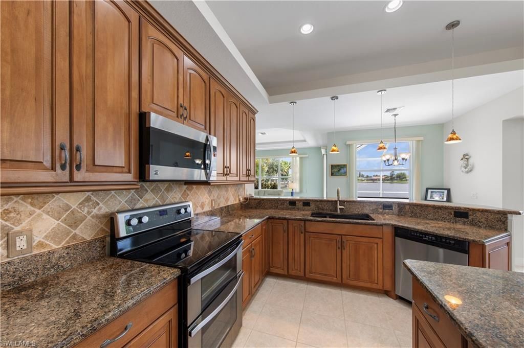 2506 Retunda Pkwy W, Cape Coral, FL 33904 Photo