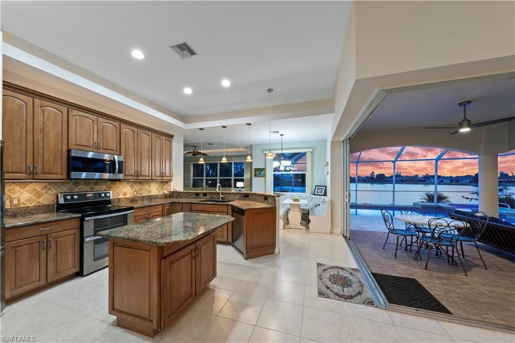 2506 Retunda Pkwy W, Cape Coral, FL 33904 Photo