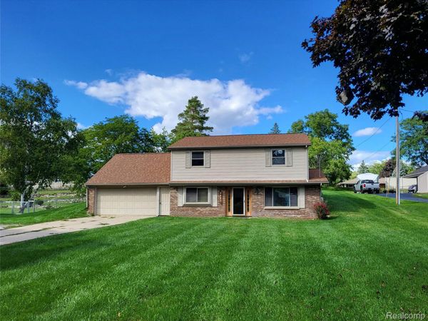 2451 VALLEY LANE Drive, Grand Blanc, Mi 48439